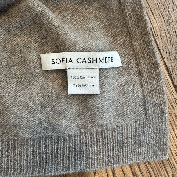 Sofia Cashmere Sock and Wrap travel set 100% Cashmere Heather brown - Picture 6 of 9